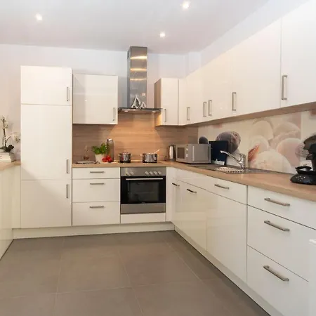 Haus-Quot-Wilhelmsplatz-Quot-Wohnung-Quot-Heimathafen-Quot * Хайлигенхафен