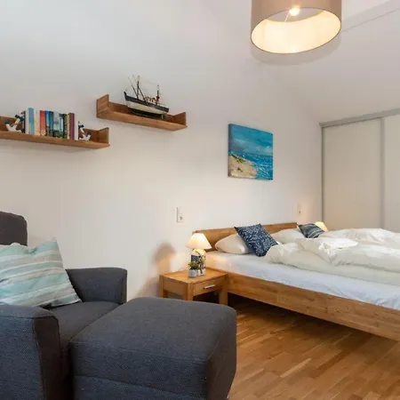 Haus-Quot-Wilhelmsplatz-Quot-Wohnung-Quot-Heimathafen-Quot Хайлигенхафен